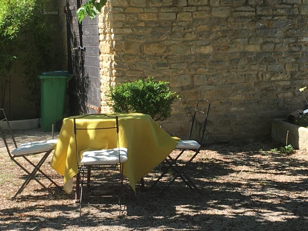Le Mas Des Armouriers Violes Exterior photo